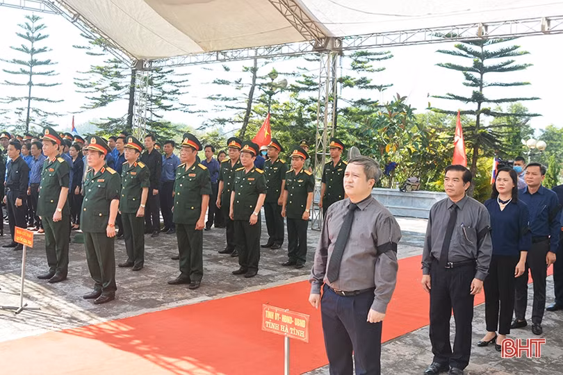Hà Tĩnh tổ chức trọng thể lễ truy điệu, an táng hài cốt liệt sỹ Việt Nam hy sinh tại Lào