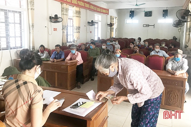 Thị xã Hồng Lĩnh chi trả trên 5,4 tỷ đồng cho người dân gặp khó khăn do dịch Covid-19