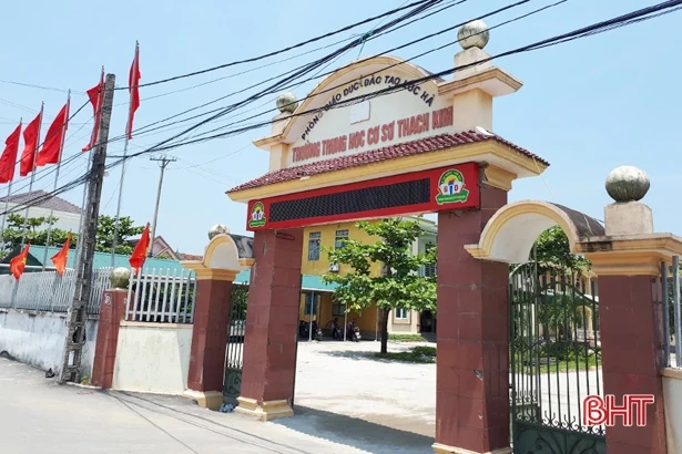 Người thầy tận tâm với học sinh vùng biển Hà Tĩnh