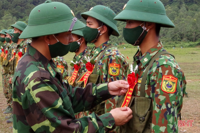Chiến sỹ mới biên phòng tự tin vượt qua “3 tiếng nổ