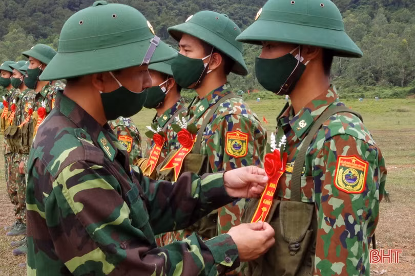 Chiến sỹ mới biên phòng tự tin vượt qua “3 tiếng nổ