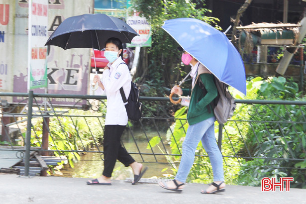 Mới đầu mùa, Hương Khê đã hứng chịu nắng nóng 40 độ C