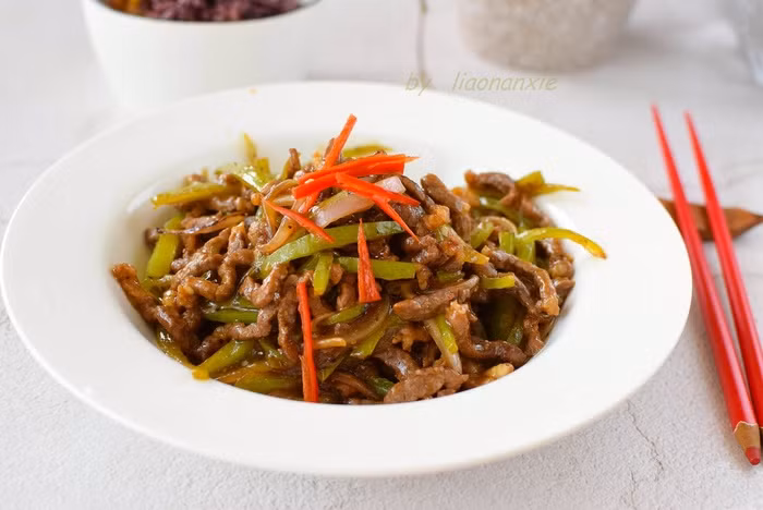 Thịt bò xào với 2 nguyên liệu này thì thơm ngon không chê được