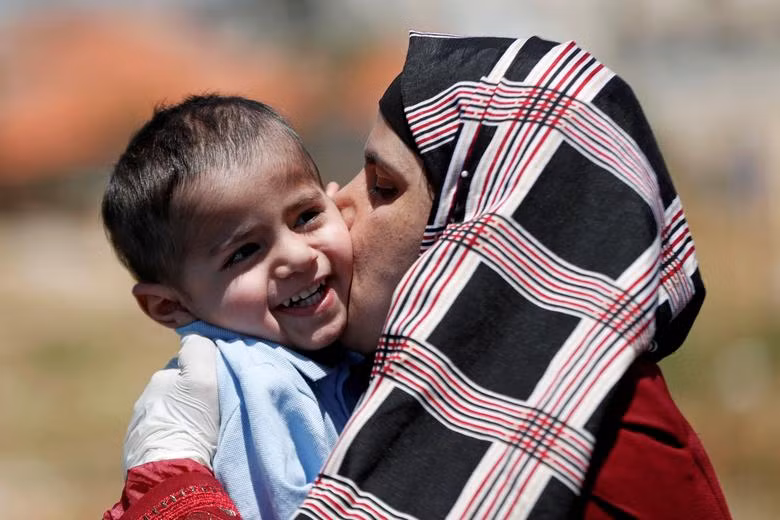 Nhân ngày của mẹ, ngắm những bức ảnh cảm động về tình mẫu tử