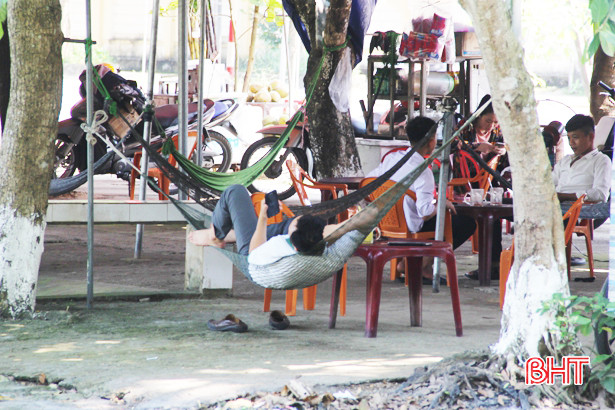 Mới đầu mùa, Hương Khê đã hứng chịu nắng nóng 40 độ C