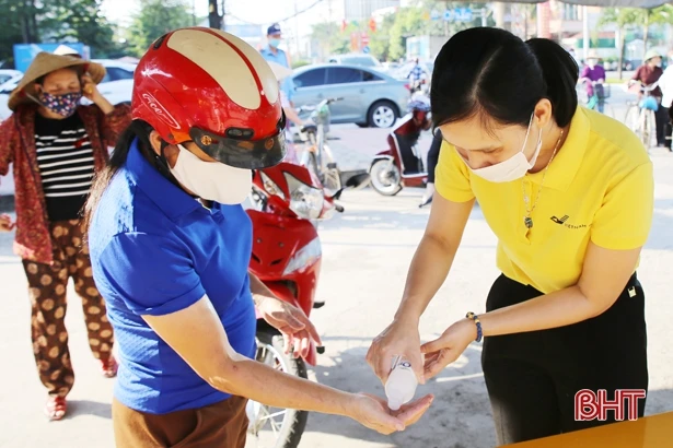 Người dân hoàn cảnh khó khăn ở TP Hà Tĩnh được hỗ trợ 10 tấn gạo