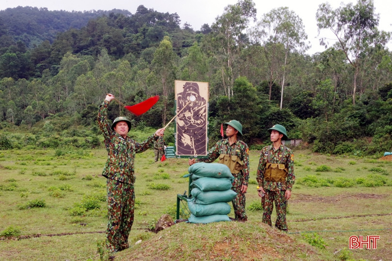 Chiến sỹ mới biên phòng tự tin vượt qua “3 tiếng nổ