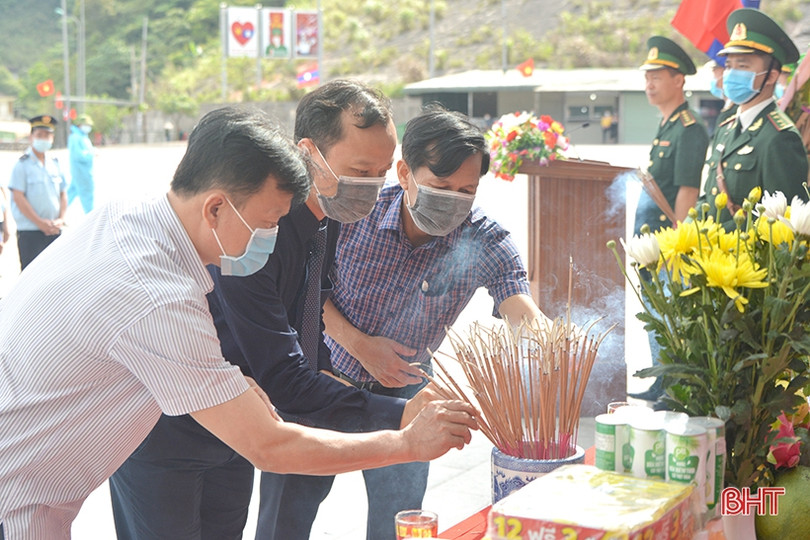 Hà Tĩnh tổ chức đón hài cốt liệt sỹ quân tình nguyện và chuyên gia Việt Nam hy sinh tại Lào về nước