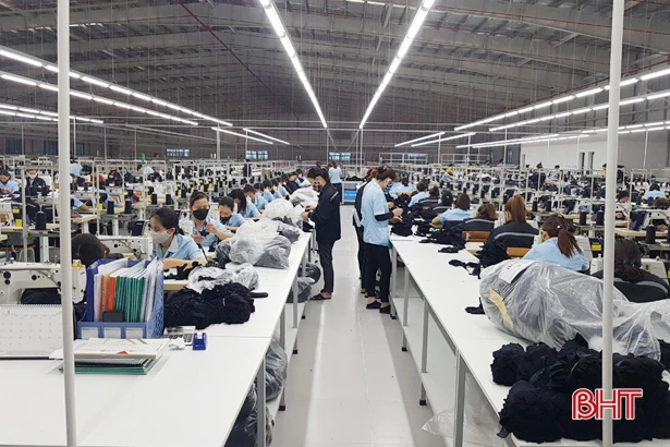 Hà Tĩnh tăng tốc thực hiện các nội dung thi đua chào mừng đại hội Đảng