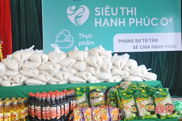 “Siêu thị hạnh phúc 0 đồng” đến với người nghèo Kỳ Anh