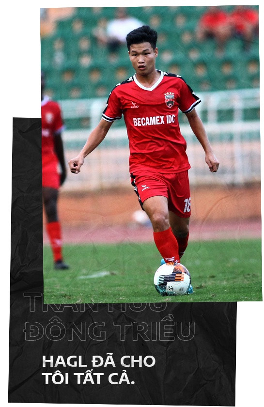 “Với bầu Đức, chúng tôi 25 tuổi vẫn là con nít”