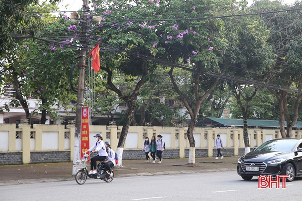“Tựu trường” sau mùa dịch, thầy trò Hà Tĩnh bước chặng nước rút năm học 2019 - 2020