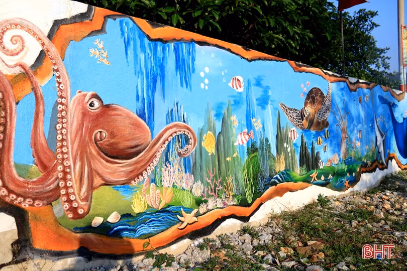 Khánh thành công trình bích họa đầu tiên ở TX Kỳ Anh