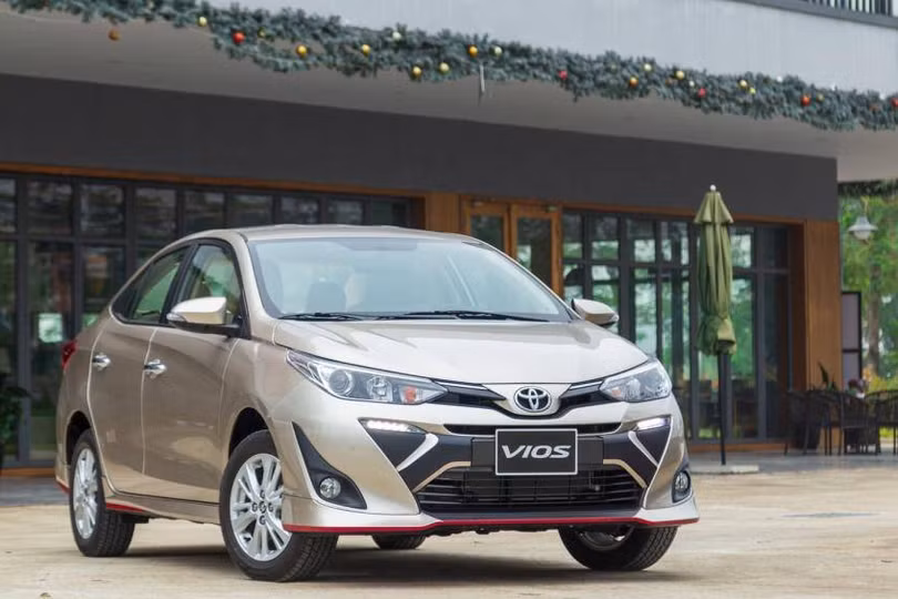 Toyota Vios giảm giá chỉ còn từ 450 triệu đồng