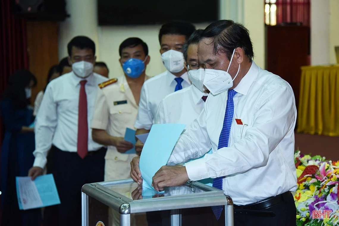 Kỳ họp thứ nhất, HĐND tỉnh Hà Tĩnh khóa XVIII thành công tốt đẹp