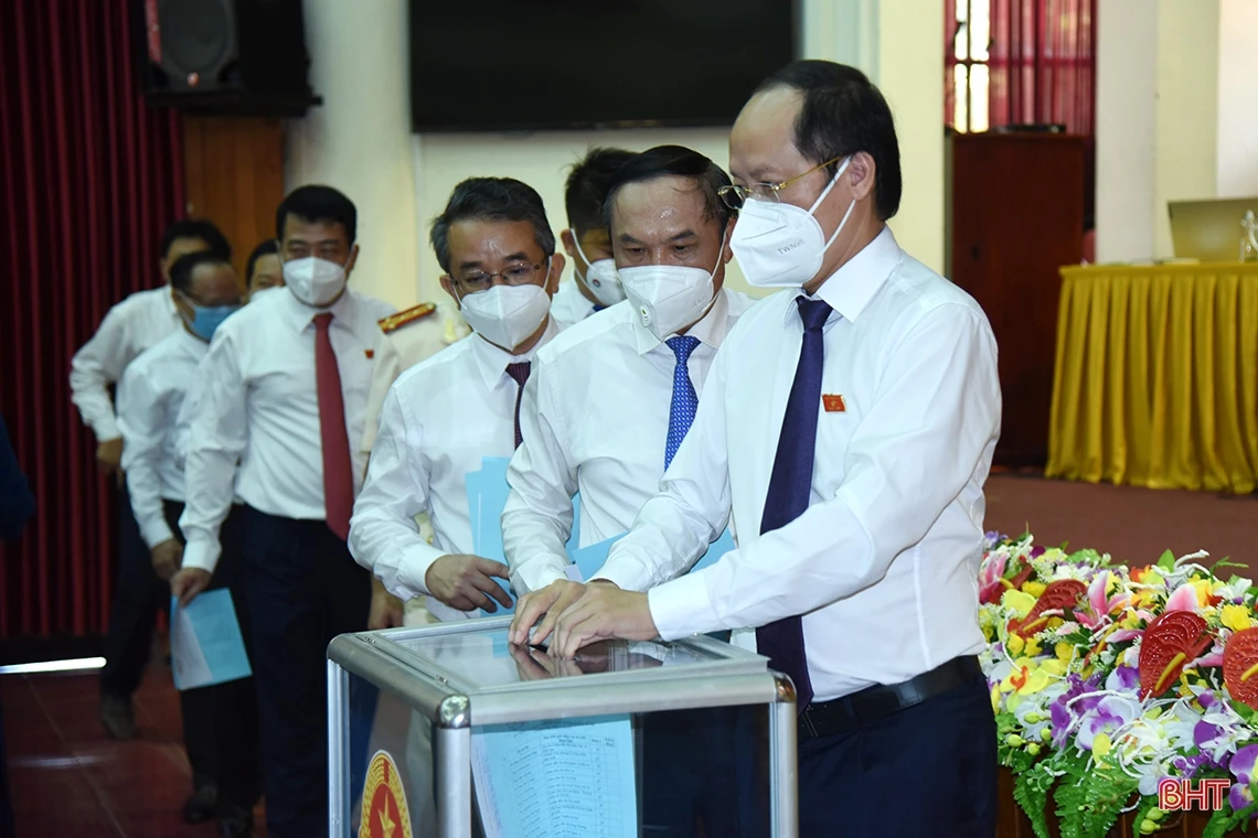 Kỳ họp thứ nhất, HĐND tỉnh Hà Tĩnh khóa XVIII thành công tốt đẹp