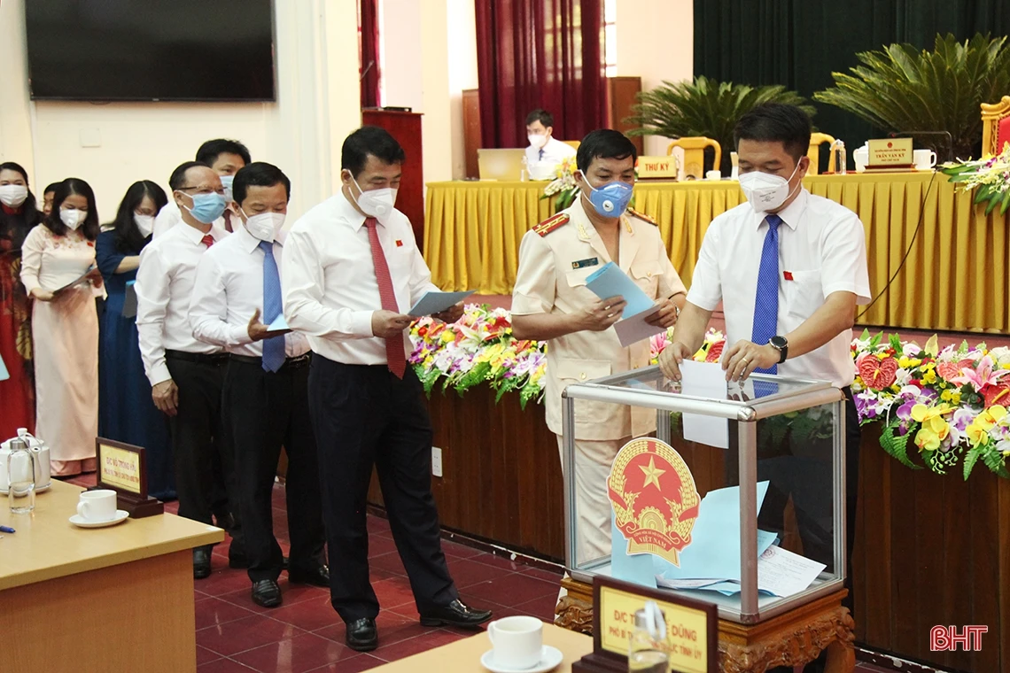 Kỳ họp thứ nhất, HĐND tỉnh Hà Tĩnh khóa XVIII thành công tốt đẹp