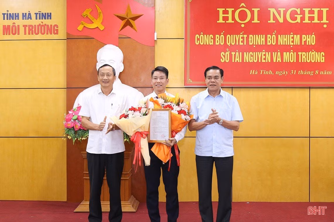 Công bố quyết định bổ nhiệm Phó Giám đốc Sở Tài nguyên và Môi trường Hà Tĩnh