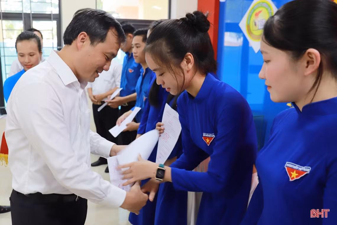 Phát huy truyền thống hiếu học, tiếp tục đổi mới, nâng cao chất lượng dạy và học