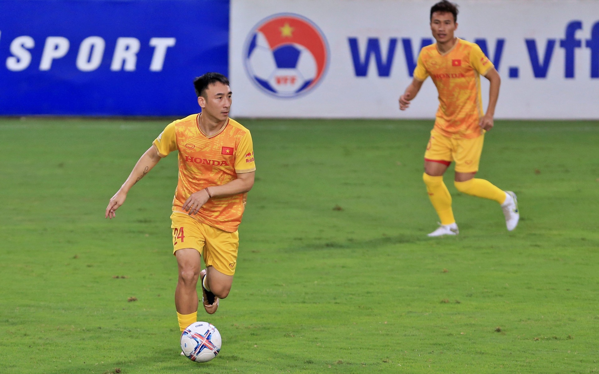 Tân binh Hồng Lĩnh Hà Tĩnh ngày đầu lên tuyển Việt Nam