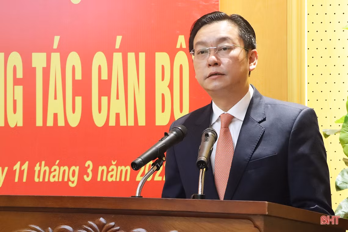 Ban Thường vụ Tỉnh ủy Hà Tĩnh công bố các quyết định về công tác cán bộ