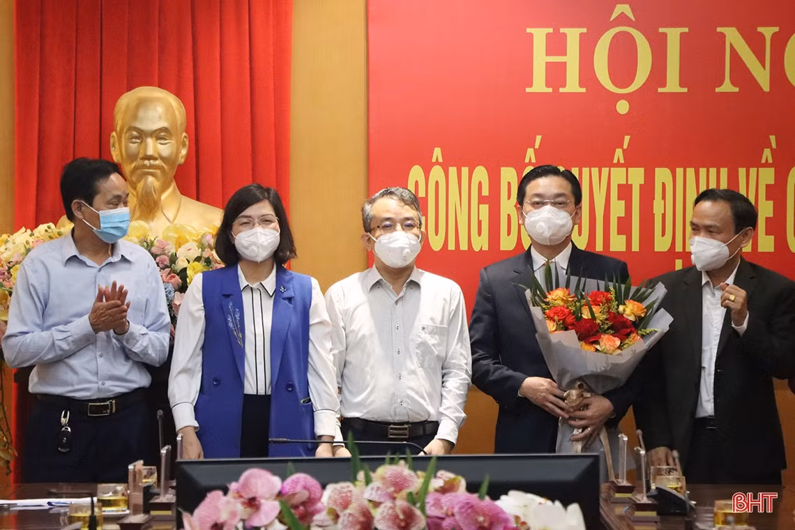 Ban Thường vụ Tỉnh ủy Hà Tĩnh công bố các quyết định về công tác cán bộ