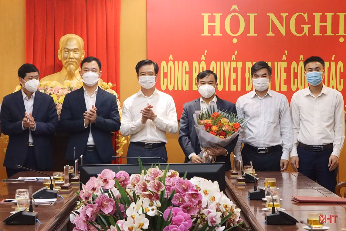 Ban Thường vụ Tỉnh ủy Hà Tĩnh công bố các quyết định về công tác cán bộ