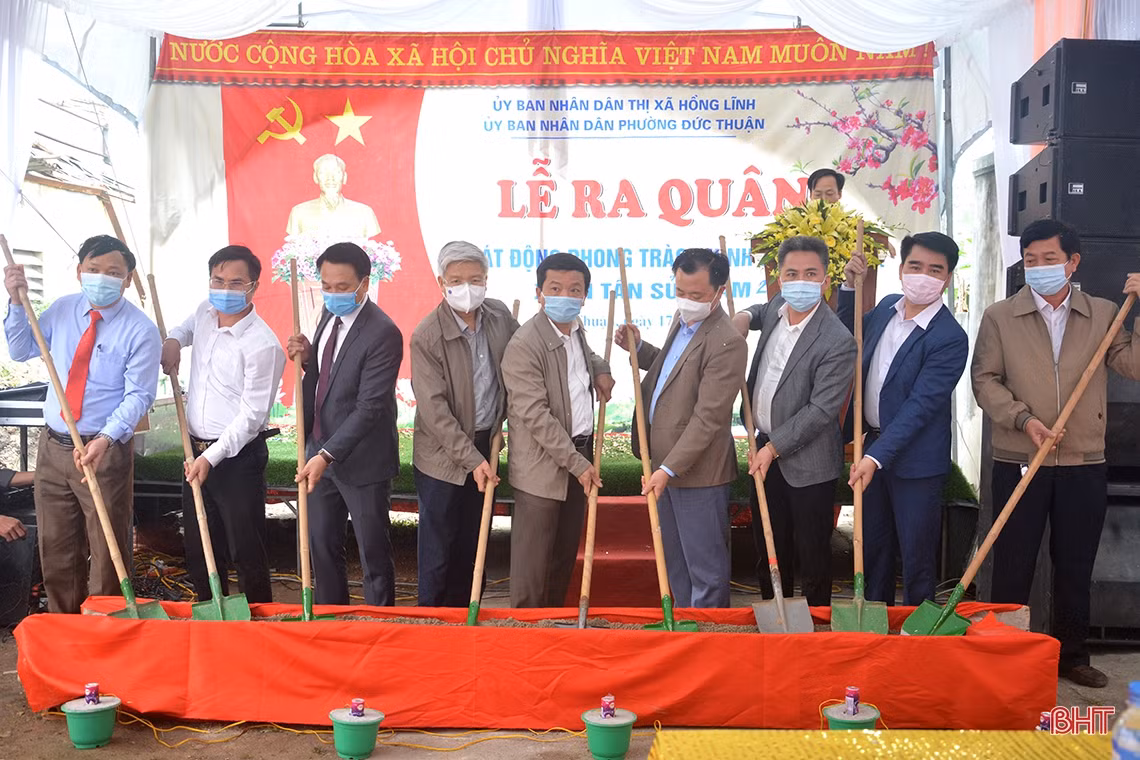 Thường trực Tỉnh ủy Hà Tĩnh tham gia trồng cây đầu năm tại các địa phương