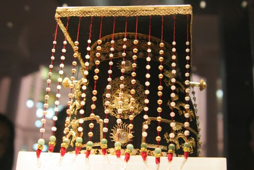 Mũ vàng triều Nguyễn (thế kỷ 19) nặng hơn 700 gam.