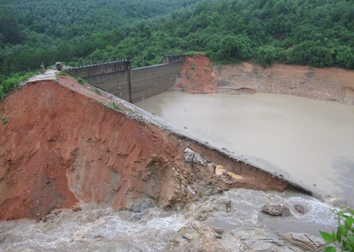 Nhiều diện tích rau màu vụ đông bị cuốn trôi