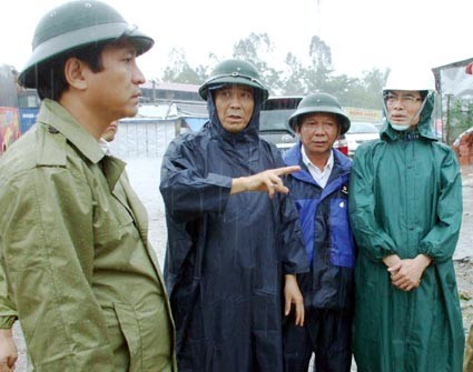 Bí thư Tỉnh uỷ Nguyễn Thanh Bình chỉ đạo công tác ứng phó với mưa lũ tại huyện Vũ Quang