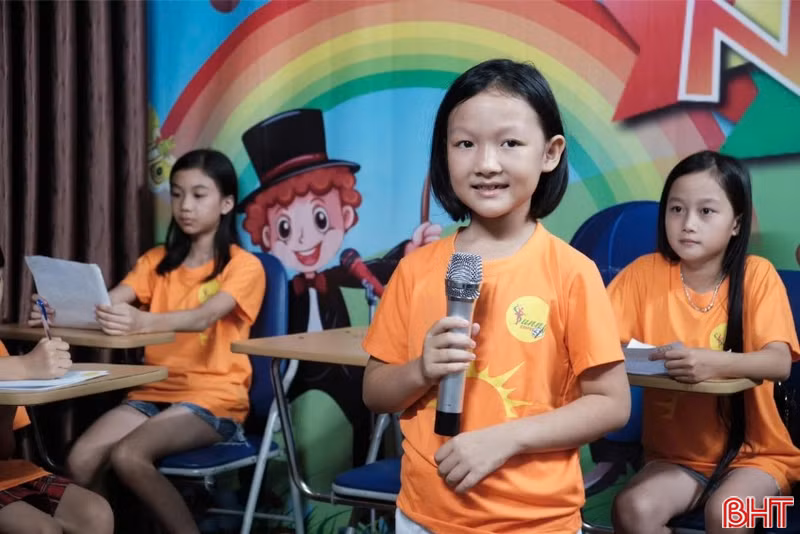 Lớp học MC nhí: Nơi gieo mầm tự tin cho trẻ em 