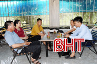 Nhiều giáo viên "mắc kẹt" ở vùng thượng Kỳ Anh