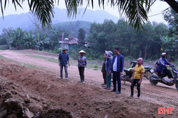 “Con đường cứu hộ” và nỗi bất an nơi vùng đồi Sơn Tây