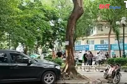 Nữ sinh bị đứt lìa chân sau va chạm với ôtô
