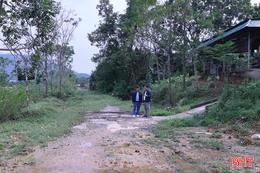 Người dân xã Mai Hoa mỏi mòn chờ nâng cấp đường