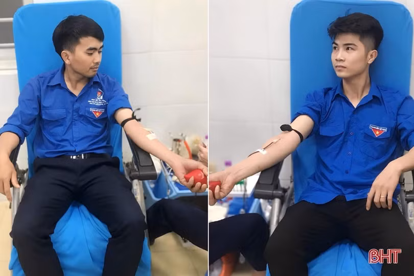 Bốn cán bộ Đoàn, thanh niên từ Hà Tĩnh ra Nghệ An hiến máu cứu người