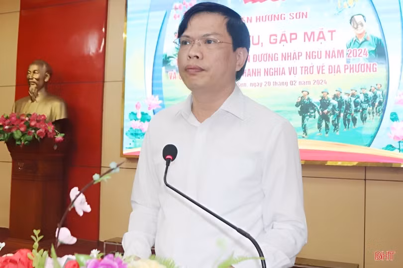 Ấm áp chương trình giao lưu, gặp mặt thanh niên lên đường nhập ngũ