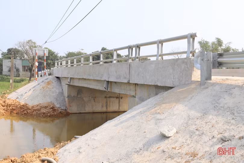 Cầu Bà Nậm ở Hương Sơn đã được thay mới