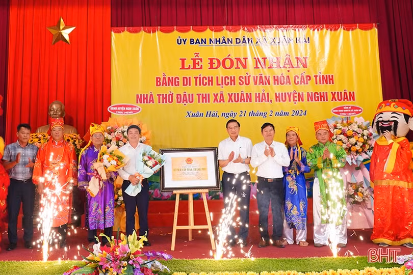 Đón nhận di tích lịch sử văn hoá cấp tỉnh nhà thờ Đậu Thi