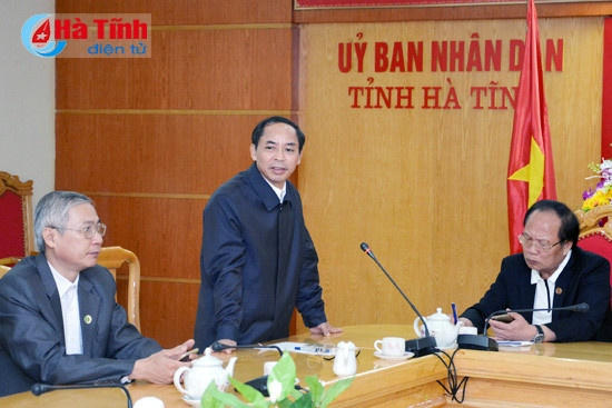 Phó Chủ tịch Thường trực UBND tỉnh Nguyễn Thiện: Các màn múa phụ họa cần đều hơn, với một tinh thần vui tươi hơn, khí thế hơn Phó Chủ tịch Thường trực UBND tỉnh Nguyễn Thiện: Các màn múa phụ họa cần đều hơn, với một tinh thần vui tươi hơn, khí thế hơn