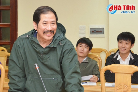 Tổng đạo diễn chương trình NSND Trần Bình: Tiếp thu các ý kiến góp ý, đề xuất của các đại biểu. Từ nay đến khi chương trình chính thức diễn ra, sẽ chỉnh sửa một số nội dung trong khả năng có thể để chương trình được thành công, trọn vẹn. Tổng đạo diễn chương trình NSND Trần Bình: Tiếp thu các ý kiến góp ý, đề xuất của các đại biểu. Từ nay đến khi chương trình chính thức diễn ra, sẽ chỉnh sửa một số nội dung trong khả năng có thể để chương trình được thành công, trọn vẹn.