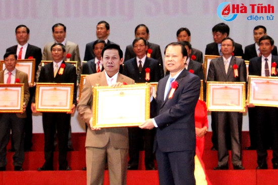 Hà Tĩnh đón nhận Huân chương Lao động hạng Nhất về thành tích xây dựng NTM ảnh 4