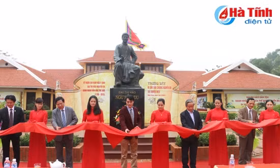 Khai trương phòng trưng bày “Di sản văn chương Nguyễn Du và Truyện Kiều” ảnh 1
