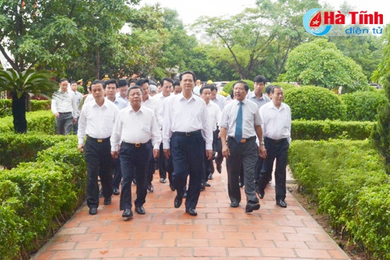 Phát huy truyền thống quê hương, xây dựng Hà Tĩnh phát triển nhanh, bền vững ảnh 1 Phát huy truyền thống quê hương, xây dựng Hà Tĩnh phát triển nhanh, bền vững ảnh 1