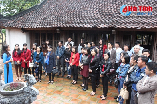 "Tiếng thơ ai động đất trời"... ảnh 2