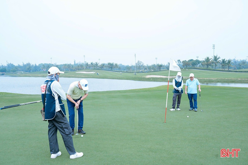Đông đảo du khách đến với Golf Mường Thanh trong dịp tết Nguyên đán Ất Tỵ.. bqbht_br_a1.jpg