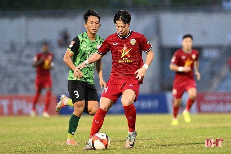 Lần đối đầu gần nhất, Hồng Lĩnh Hà Tĩnh giành chiến thắng trước CLB TP Hồ Chí Minh (nay là CLB Công An TP. Hồ Chí Minh) với bàn thắng duy nhất của Viktor Lê. image.jpg
