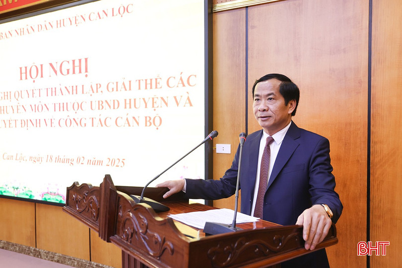 Chủ tịch UBND huyện Võ Xuân Linh phát biểu giao nhiệm vụ. bqbht_br_aimg-3726.jpg