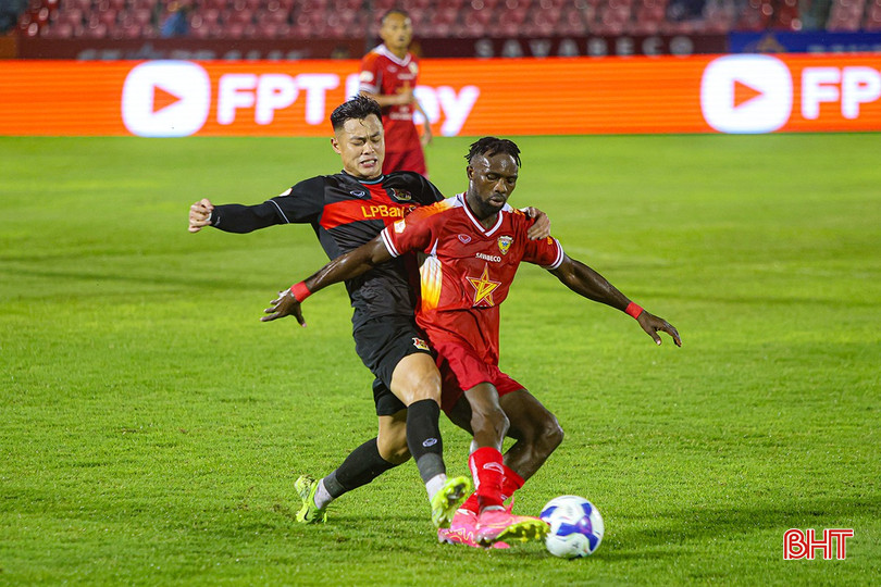 Joseph Onoja có màn thể hiện tốt trong ngày đầu ra mắt. bqbht_br_aimg-9316.jpg